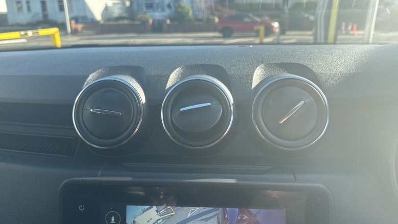 Dacia Duster 1.0 TCe 100 Prestige 5dr Bi Fuel Estate